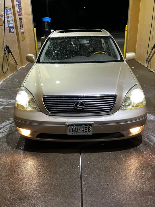 2001 Lexus LS 3rd Gen - Image 2 of 9