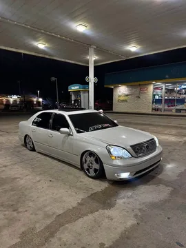 2001 Lexus LS 430 Sedan 4D