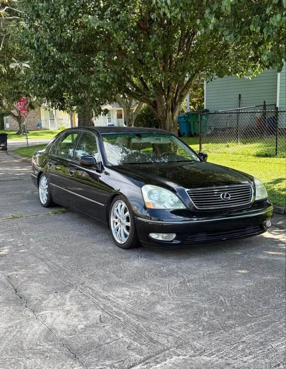 2001 Lexus LS 3rd Gen - Image 2 of 14