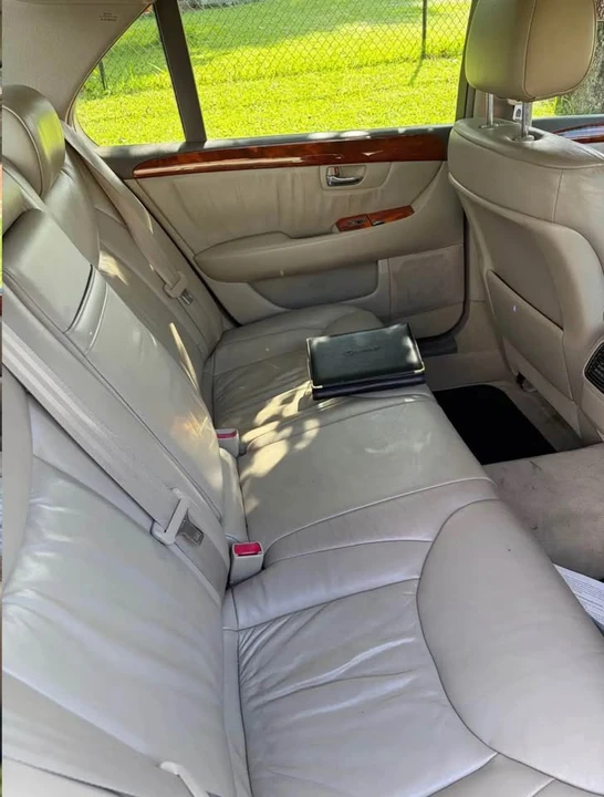 2001 Lexus LS 3rd Gen - Image 6 of 14