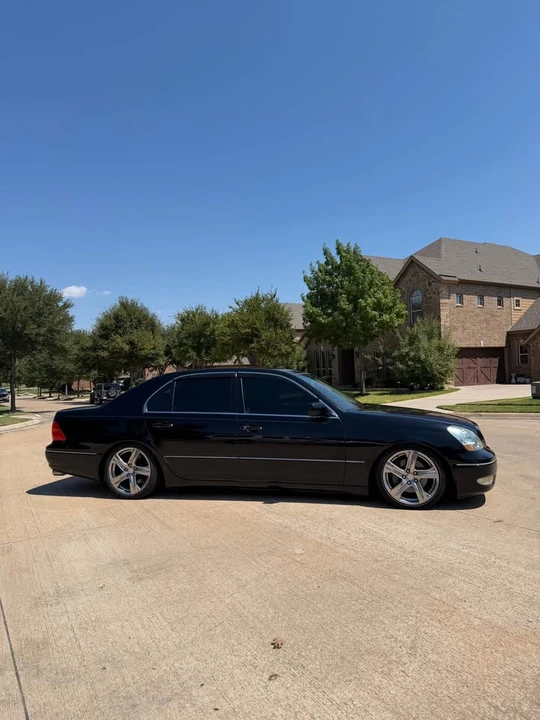 2001 Lexus LS 3rd Gen - Image 4 of 14