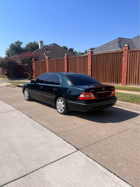 2001 Lexus LS 3rd Gen - Image 3 of 12
