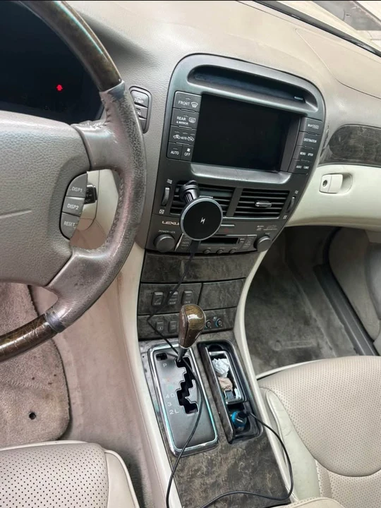 2001 Lexus LS 3rd Gen - Image 7 of 7