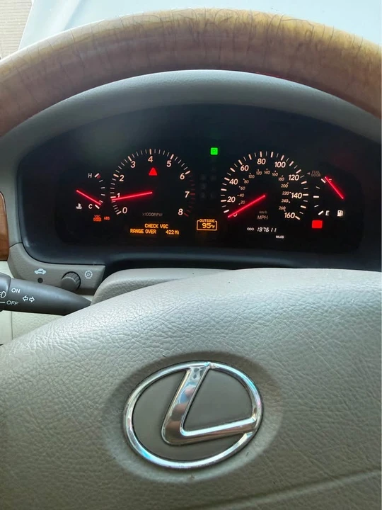 2001 Lexus LS 3rd Gen - Image 10 of 14