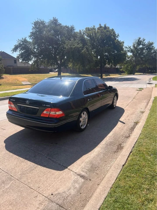 2001 Lexus LS 3rd Gen - Image 6 of 12