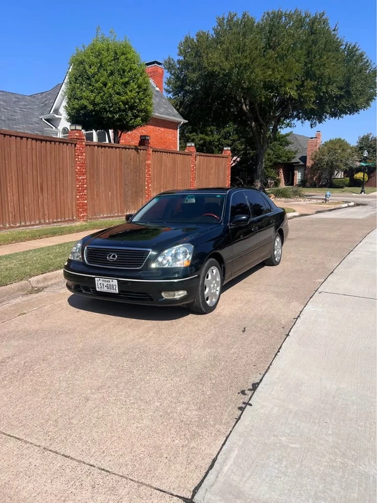 2001 Lexus LS 3rd Gen - Image 2 of 12