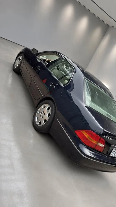 2001 Lexus LS 3rd Gen - Image 6 of 18