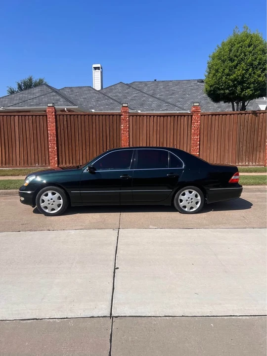 2001 Lexus LS 3rd Gen - Image 4 of 12