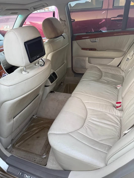2001 Lexus LS 3rd Gen - Image 3 of 14