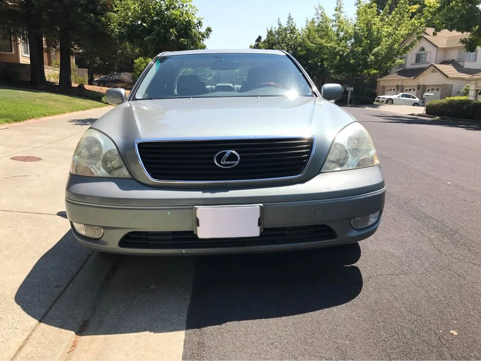 2001 Lexus LS 3rd Gen - Image 9 of 10