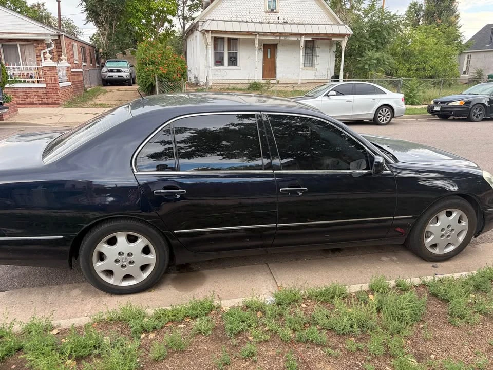 2001 Lexus LS 3rd Gen - Image 3 of 3