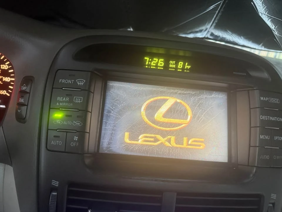 2001 Lexus LS 3rd Gen - Image 8 of 8