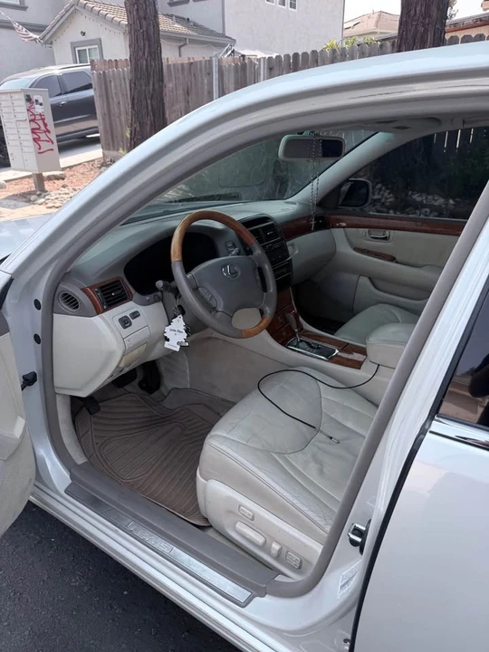 2001 Lexus LS 3rd Gen - Image 2 of 2