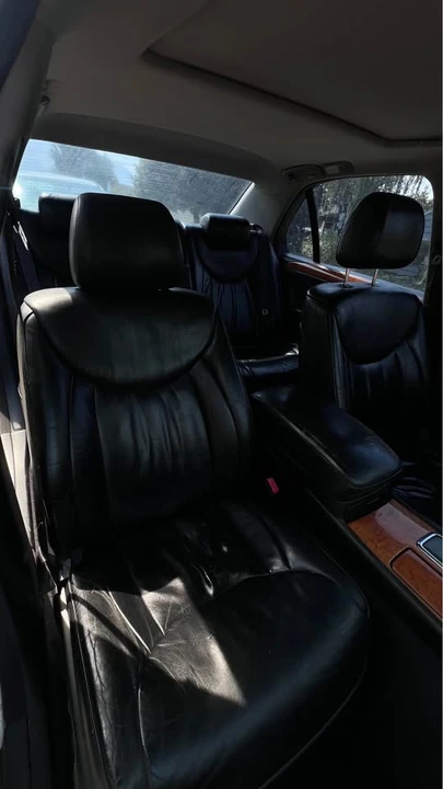 2001 Lexus LS 3rd Gen - Image 8 of 10