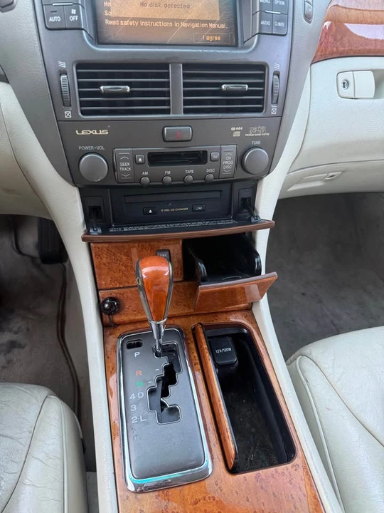 2001 Lexus LS 3rd Gen - Image 2 of 14