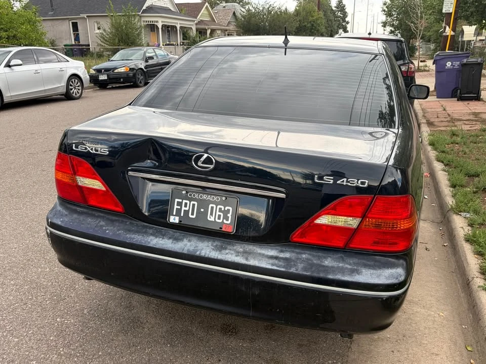 2001 Lexus LS 3rd Gen - Image 2 of 3