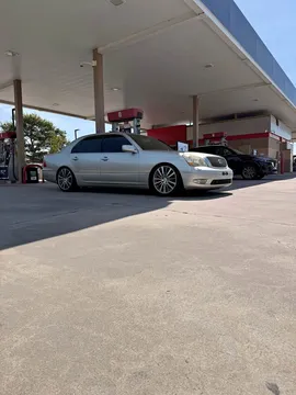 2001 Lexus LS 430 Sedan 4D