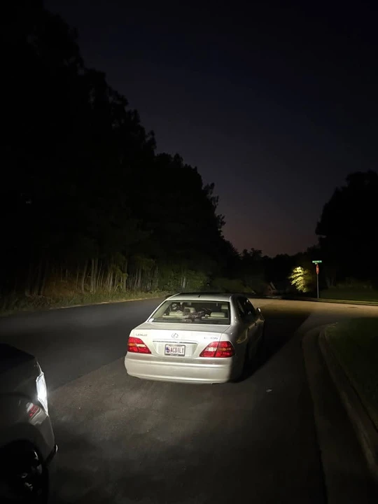 2001 Lexus LS 3rd Gen - Image 3 of 3