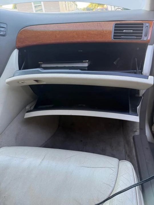 2001 Lexus LS 3rd Gen - Image 4 of 14