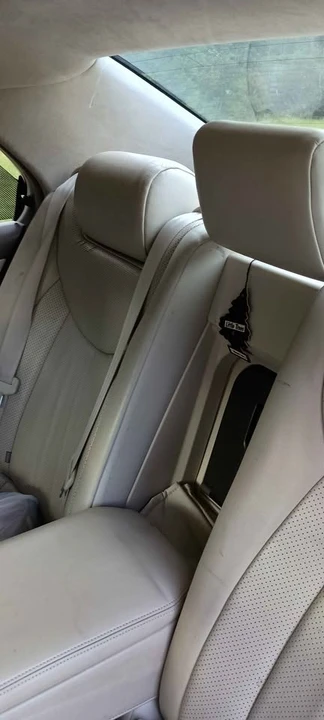 2001 Lexus LS 3rd Gen - Image 19 of 20