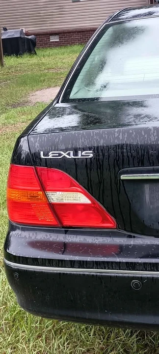 2001 Lexus LS 3rd Gen - Image 7 of 20