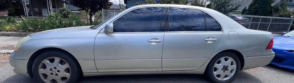 2001 Lexus LS 3rd Gen - Image 2 of 10