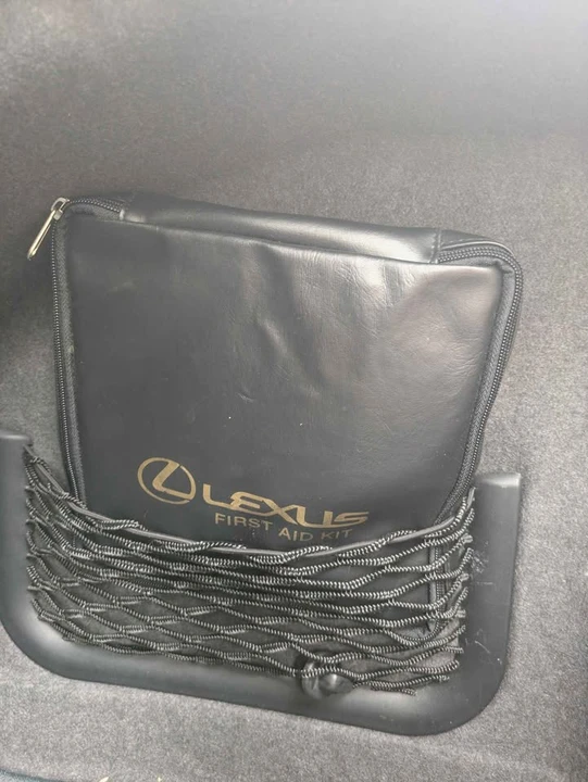2001 Lexus LS 3rd Gen - Image 7 of 9