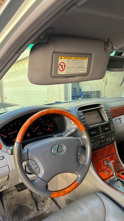 2001 Lexus LS 3rd Gen - Image 4 of 16