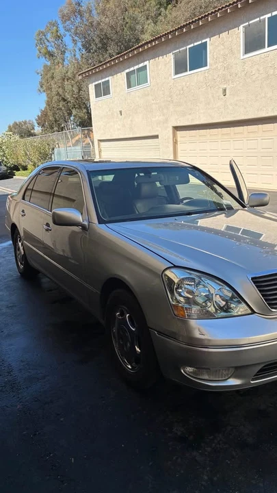 2001 Lexus LS 3rd Gen - Image 2 of 16
