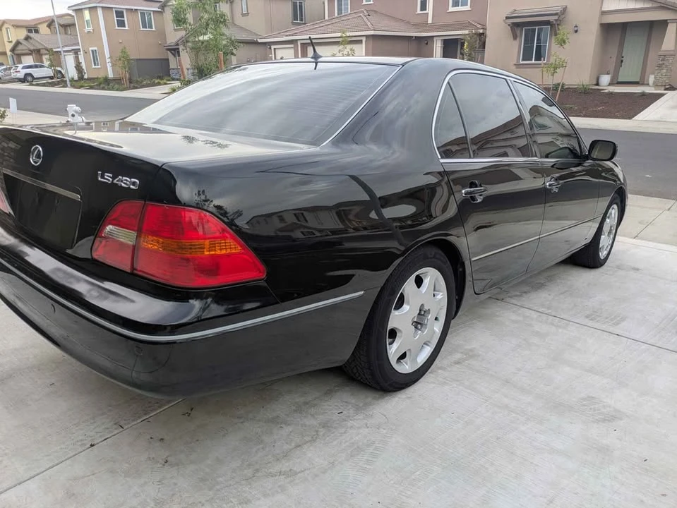2001 Lexus LS 3rd Gen - Image 4 of 9