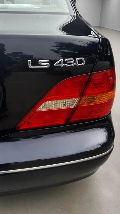 2001 Lexus LS 3rd Gen - Image 7 of 18