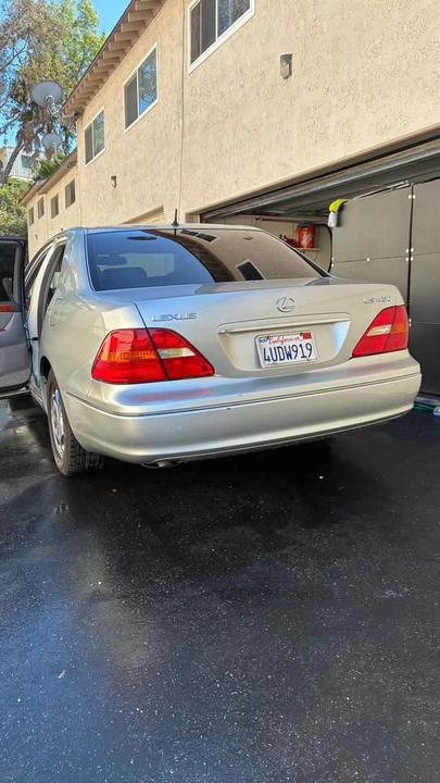 2001 Lexus LS 3rd Gen - Image 14 of 16