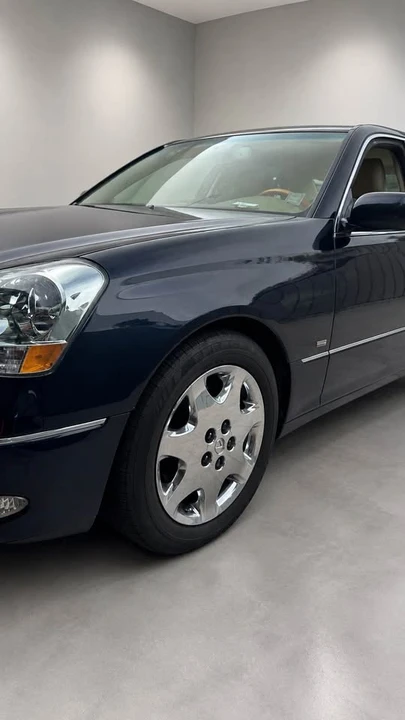2001 Lexus LS 3rd Gen - Image 2 of 18