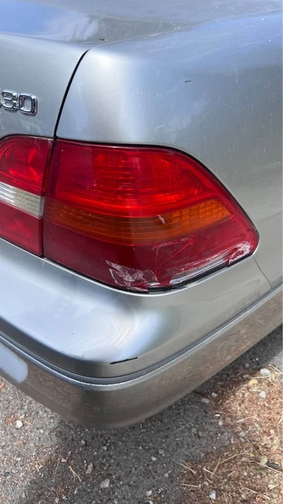 2001 Lexus LS 3rd Gen - Image 4 of 10