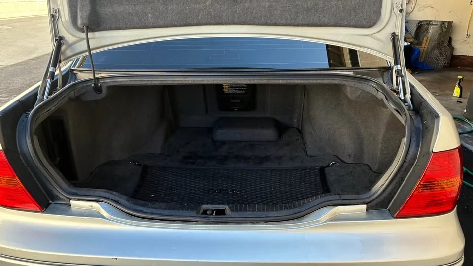 2001 Lexus LS 3rd Gen - Image 12 of 16