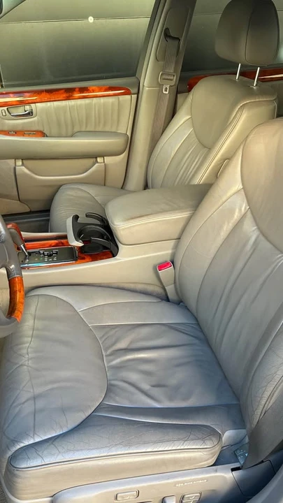 2001 Lexus LS 3rd Gen - Image 16 of 16