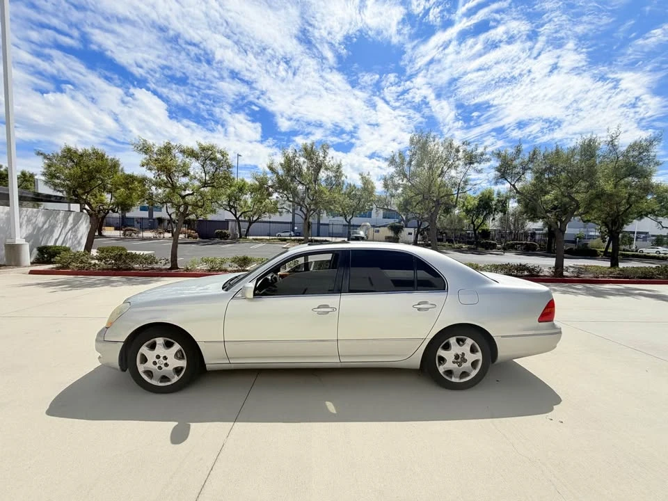 2001 Lexus LS 3rd Gen - Image 4 of 11