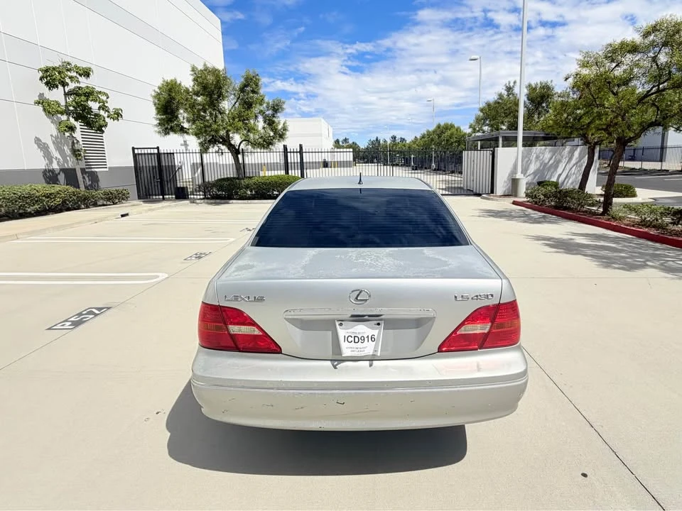 2001 Lexus LS 3rd Gen - Image 7 of 11