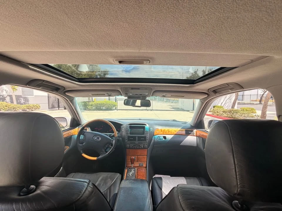 2001 Lexus LS 3rd Gen - Image 11 of 11