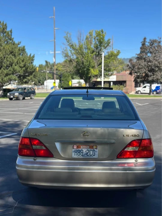 2001 Lexus LS 3rd Gen - Image 6 of 20