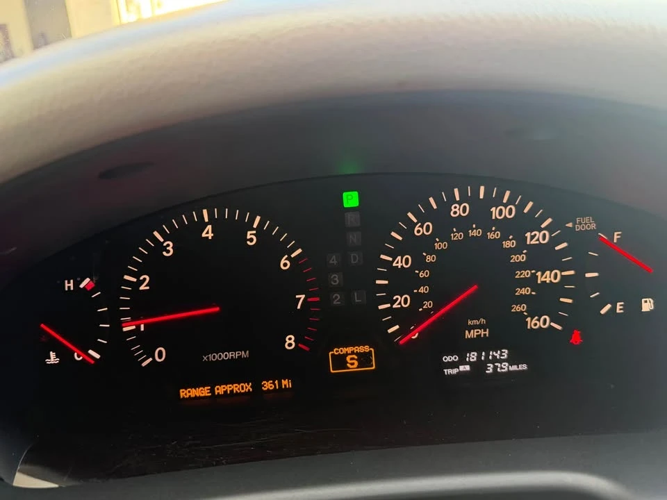 2001 Lexus LS 3rd Gen - Image 2 of 4