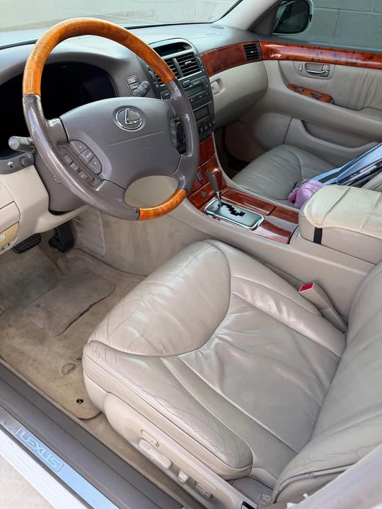 2001 Lexus LS 3rd Gen - Image 4 of 4