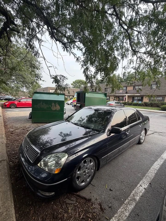 2001 Lexus LS 3rd Gen - Image 5 of 7