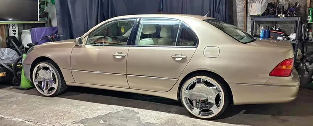 2001 Lexus LS 430 Sedan 4D