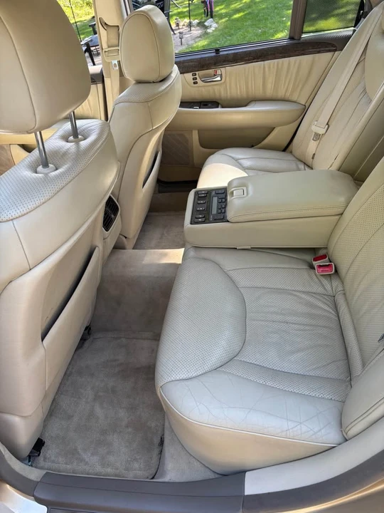 2001 Lexus LS 3rd Gen - Image 6 of 7