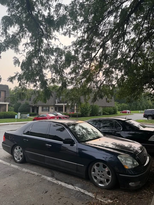 2001 Lexus LS 3rd Gen - Image 6 of 7