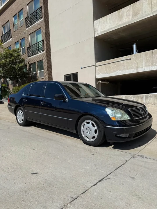 2001 Lexus LS 3rd Gen - Image 3 of 20