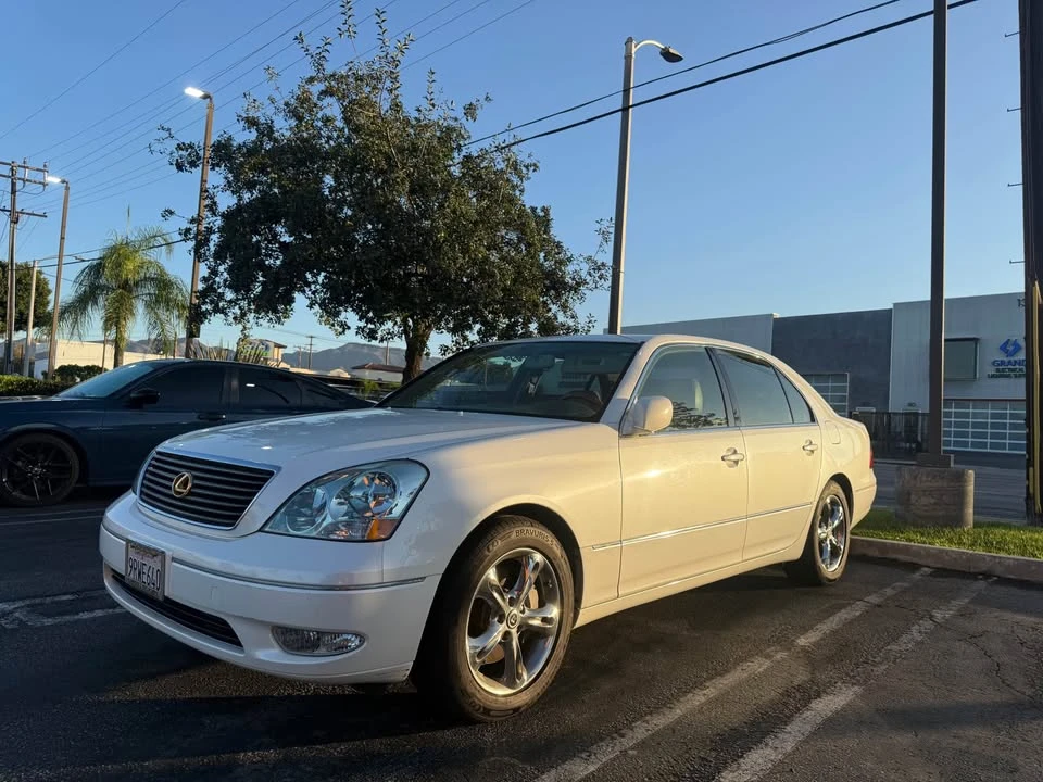 2001 Lexus LS 3rd Gen - Image 3 of 5