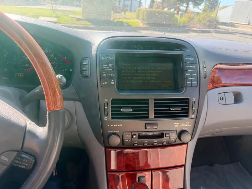 2001 Lexus LS 3rd Gen - Image 6 of 8