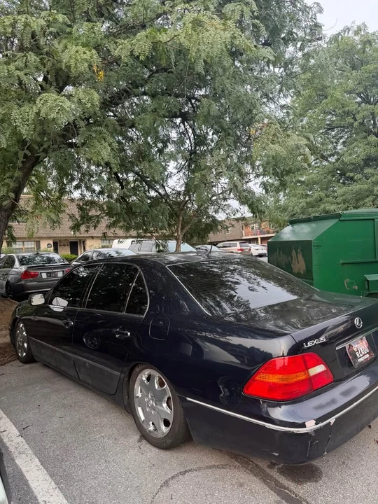 2001 Lexus LS 3rd Gen - Image 7 of 7